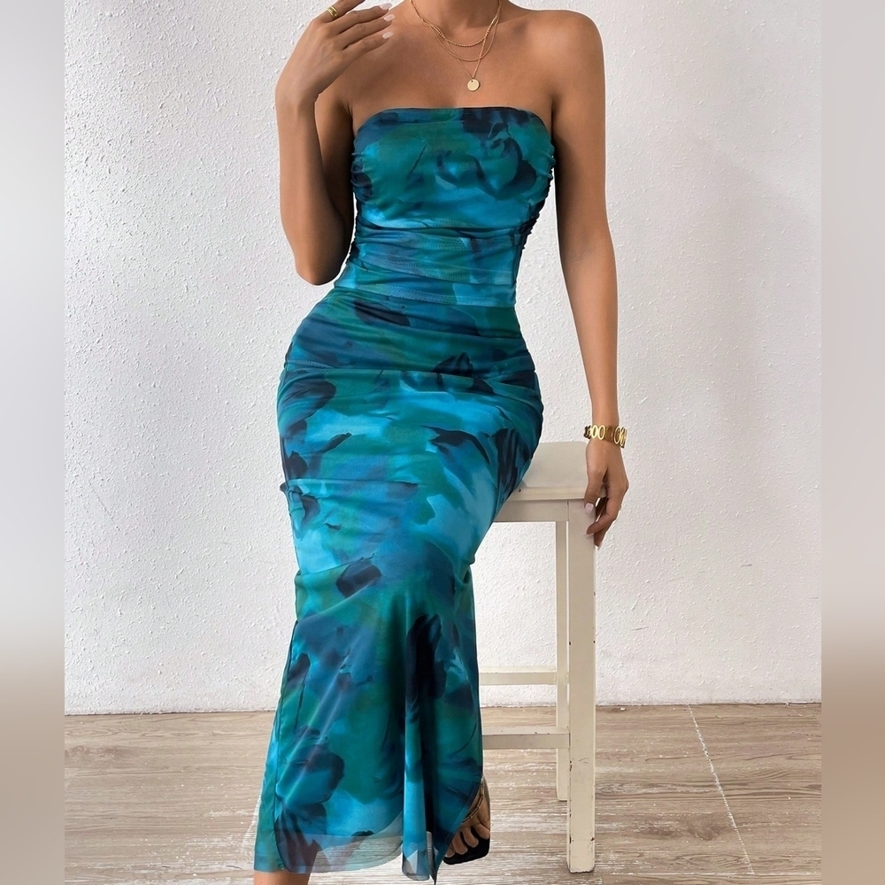 Allover Print Ruched Side Tube Bodycon Dress - Picture 4 of 5